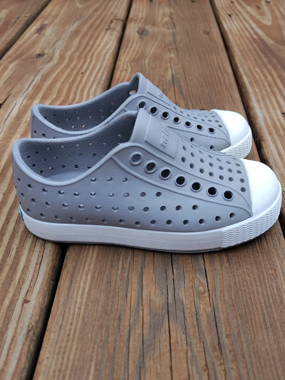 Native Gray Jefferson Slip-On Water Shoes Sneakers Size 8 Kids